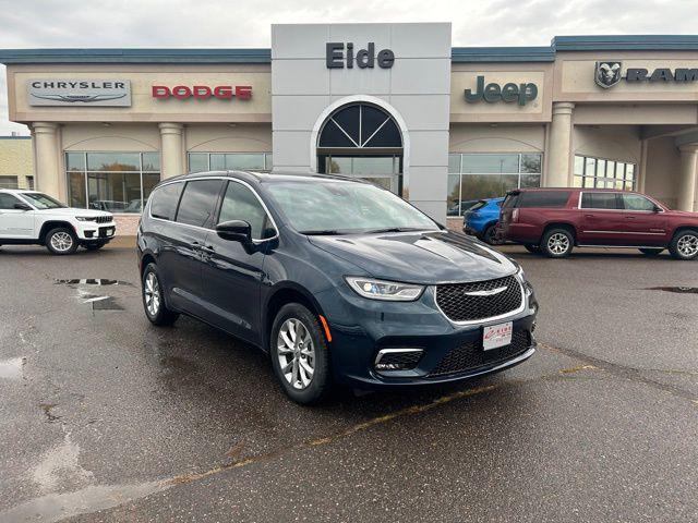 new 2025 Chrysler Pacifica car, priced at $42,085