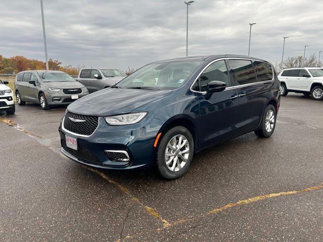 new 2025 Chrysler Pacifica car, priced at $42,085