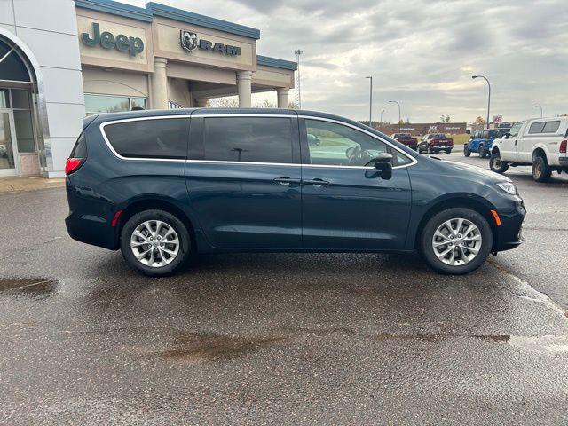 new 2025 Chrysler Pacifica car, priced at $42,085