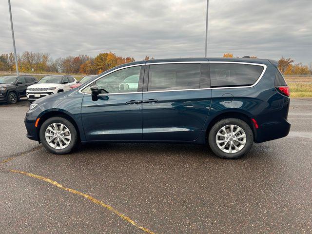 new 2025 Chrysler Pacifica car, priced at $42,085