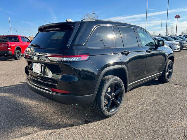 new 2025 Jeep Grand Cherokee car, priced at $43,662