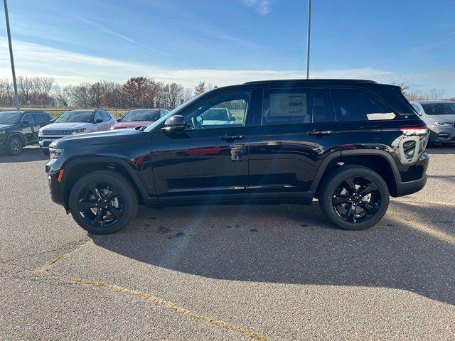 new 2025 Jeep Grand Cherokee car, priced at $43,662