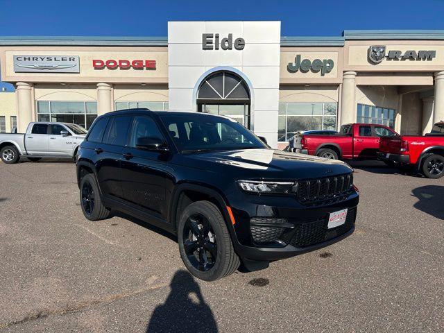 new 2025 Jeep Grand Cherokee car, priced at $43,662