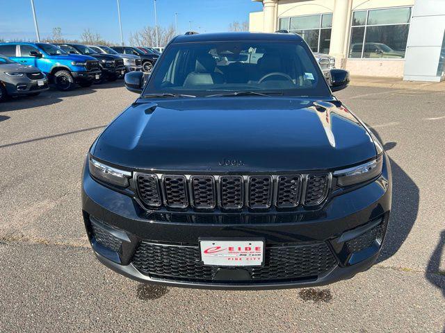 new 2025 Jeep Grand Cherokee car, priced at $43,662