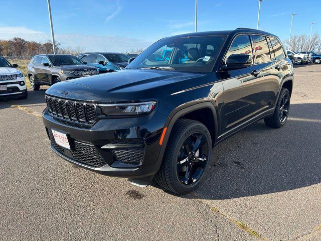 new 2025 Jeep Grand Cherokee car, priced at $43,662