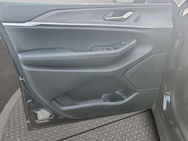 new 2025 Jeep Grand Cherokee L car, priced at $47,500