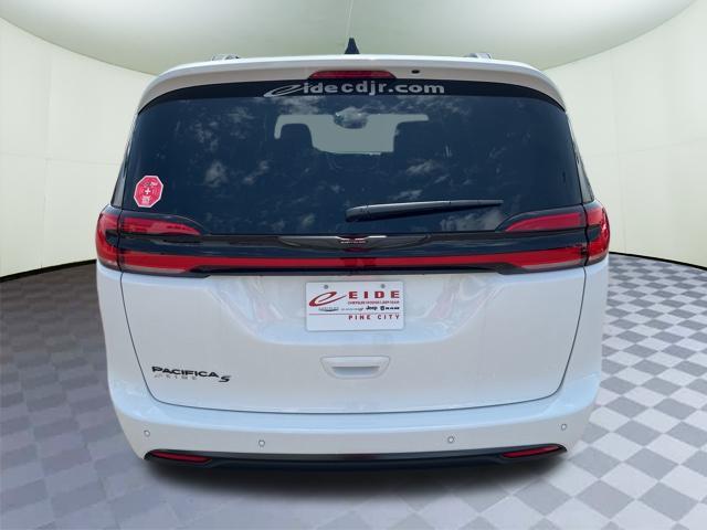 new 2024 Chrysler Pacifica car, priced at $42,187