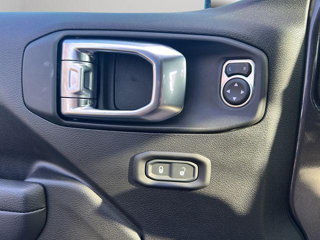 new 2025 Jeep Wrangler car, priced at $45,774