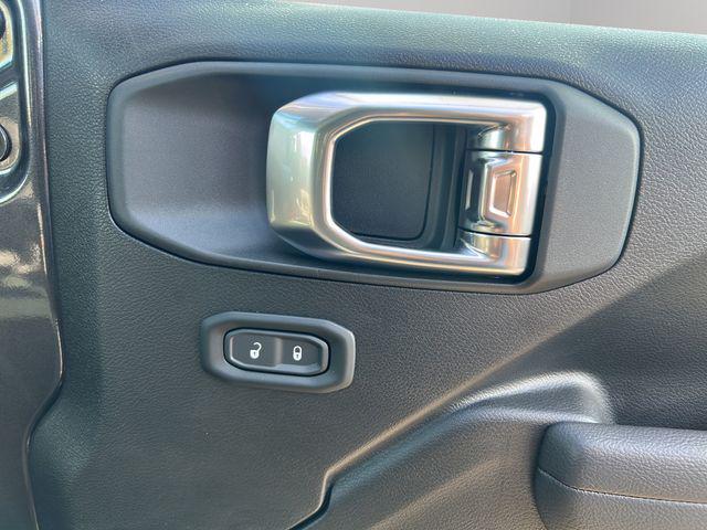 new 2025 Jeep Wrangler car, priced at $45,774