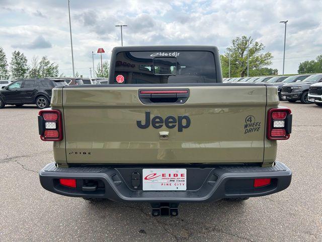 new 2025 Jeep Gladiator car, priced at $45,042