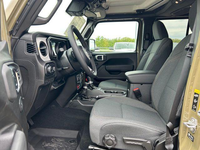 new 2025 Jeep Gladiator car, priced at $45,042