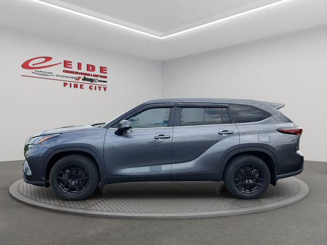 used 2024 Toyota Highlander car, priced at $42,000
