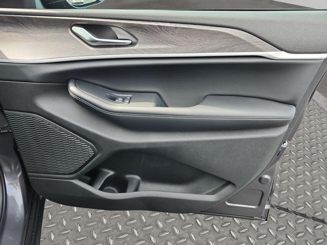 new 2025 Jeep Grand Cherokee car, priced at $45,312