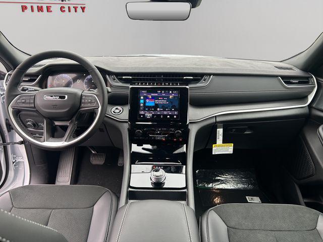 new 2025 Jeep Grand Cherokee car, priced at $41,287