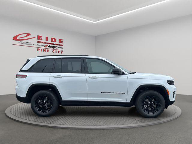 new 2025 Jeep Grand Cherokee car, priced at $41,287