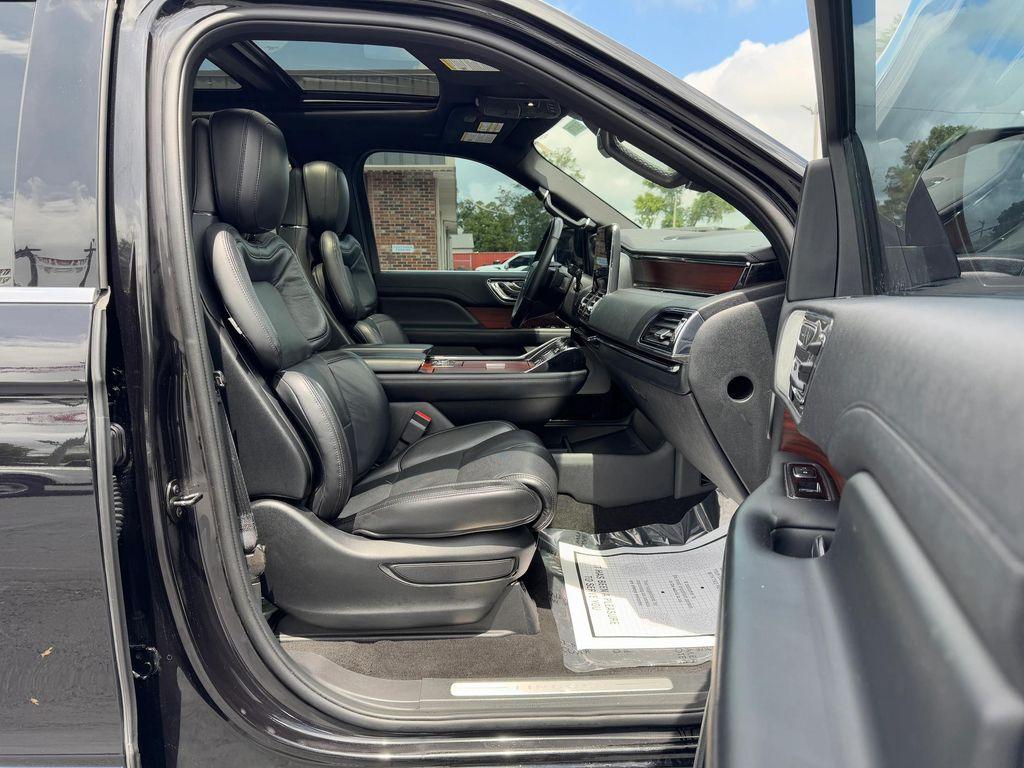 used 2020 Lincoln Navigator car, priced at $50,998