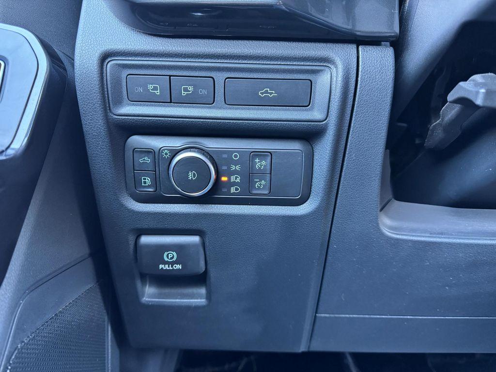 used 2021 Ford F-150 car, priced at $30,998