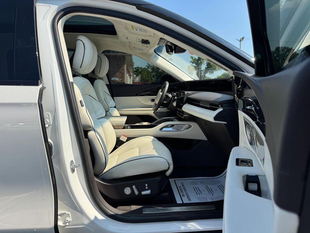 used 2024 Lincoln Nautilus car, priced at $65,995