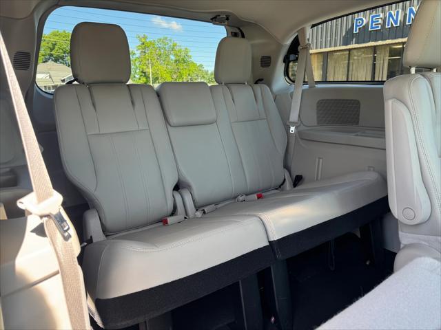 used 2012 Chrysler Town & Country car