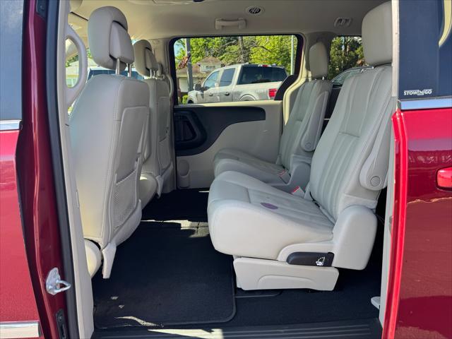 used 2012 Chrysler Town & Country car