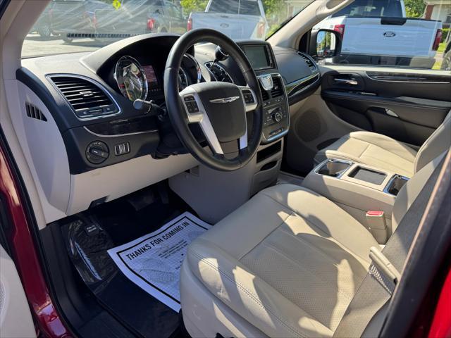 used 2012 Chrysler Town & Country car