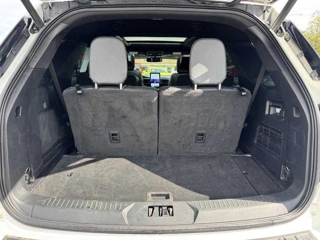used 2022 Ford Explorer car