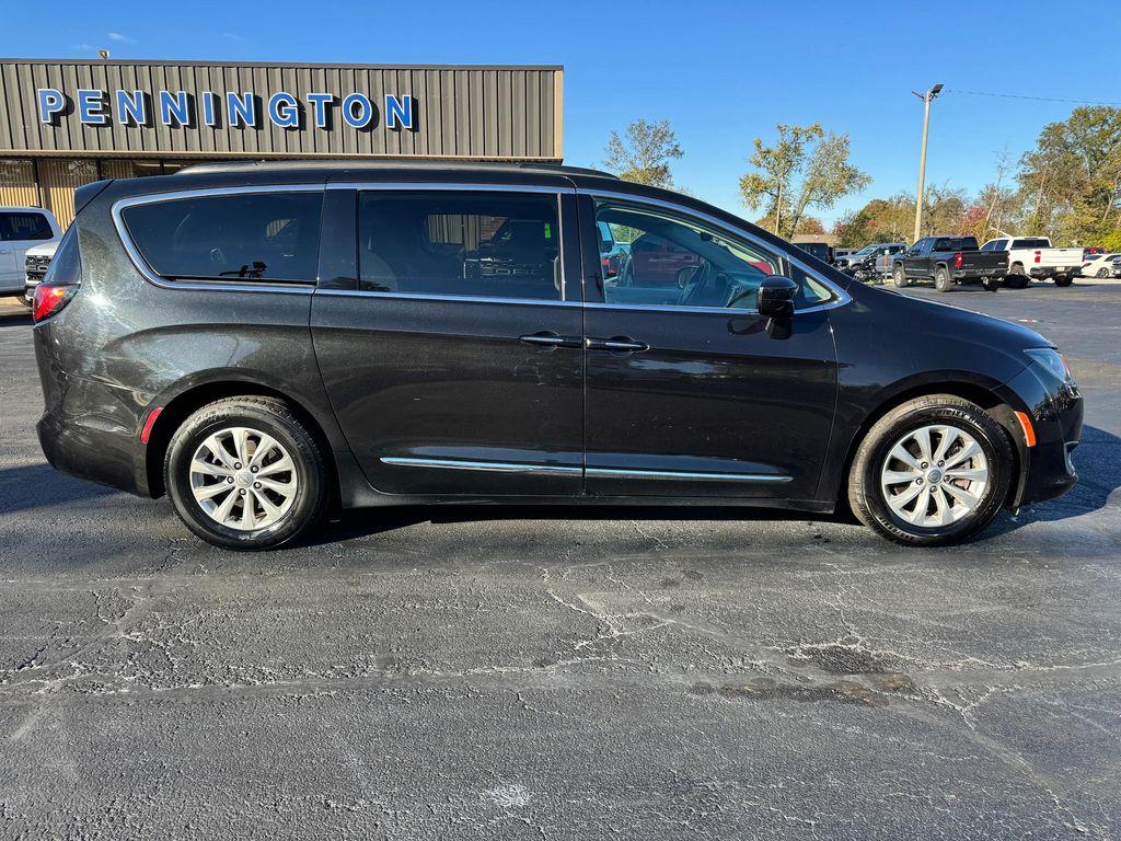 used 2017 Chrysler Pacifica car, priced at $11,998