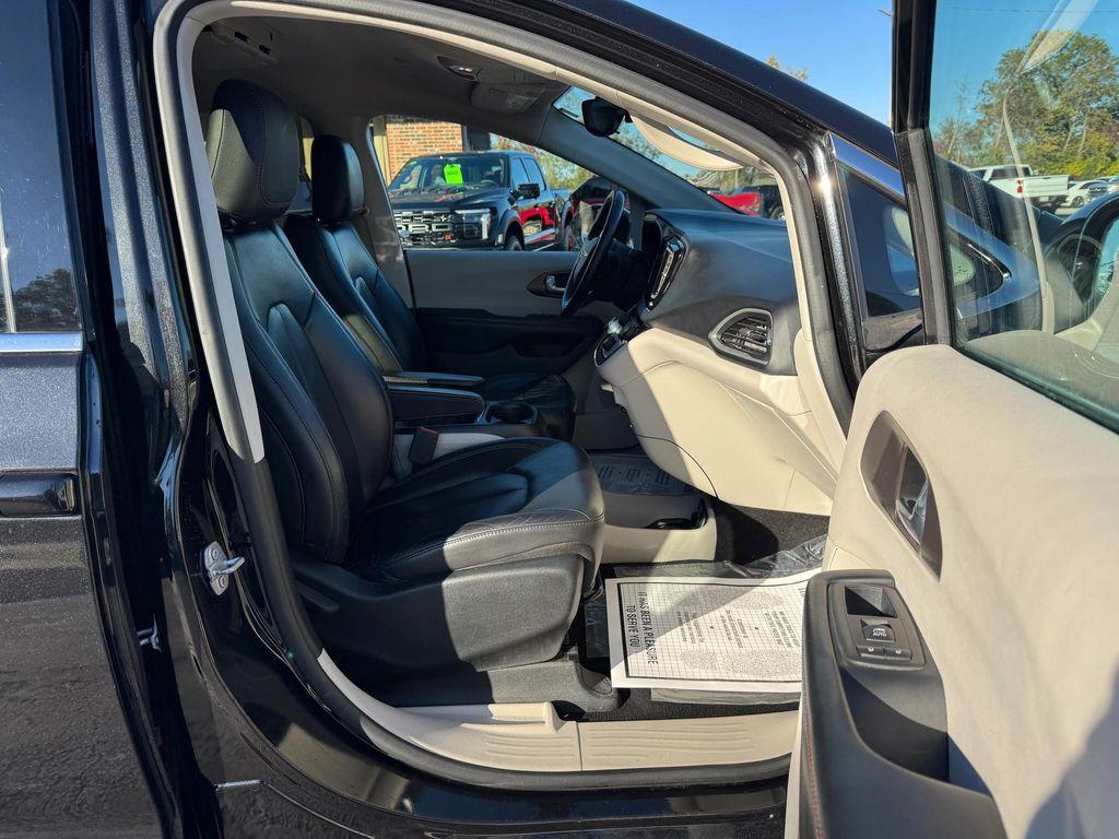 used 2017 Chrysler Pacifica car, priced at $11,998