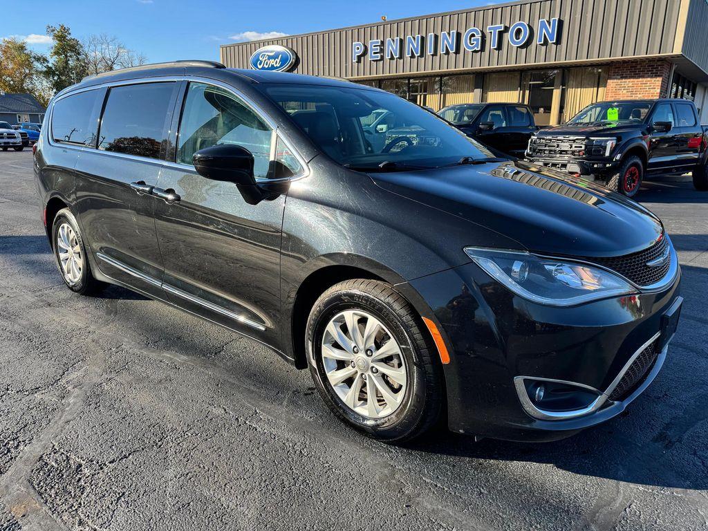 used 2017 Chrysler Pacifica car, priced at $11,998