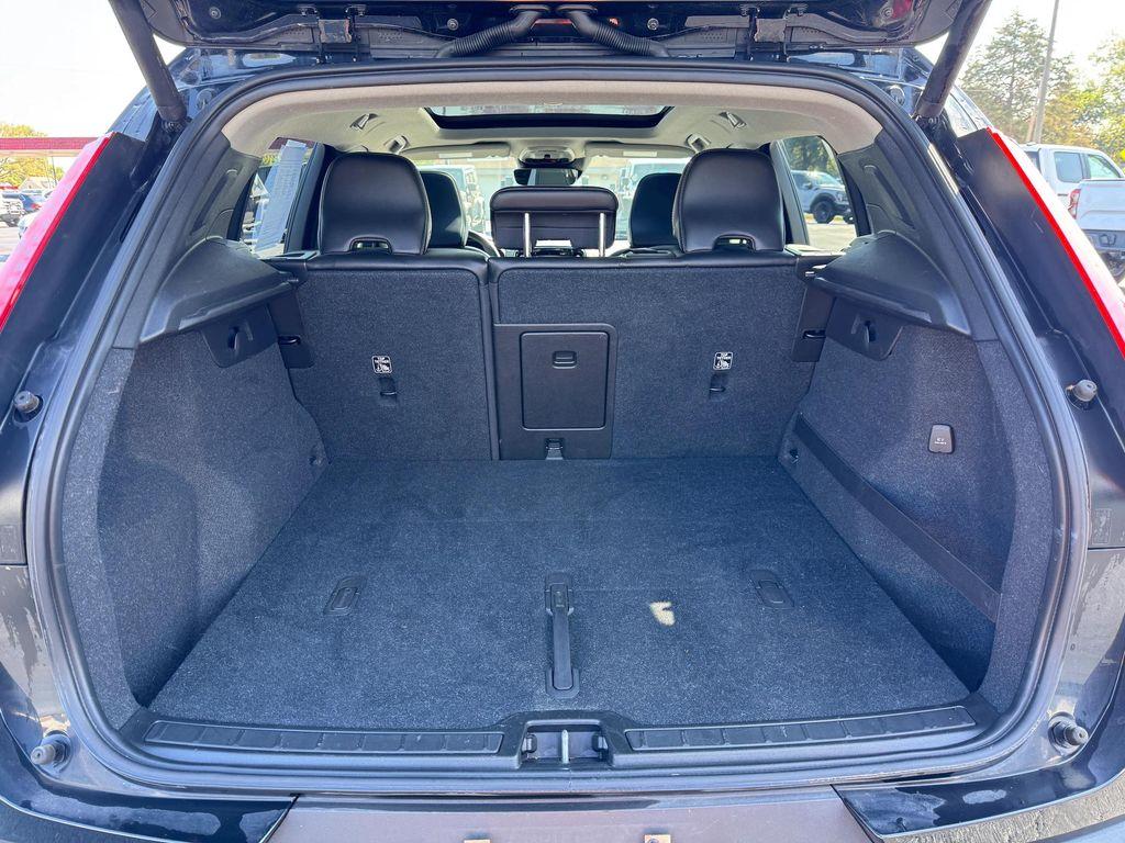 used 2020 Volvo XC40 car, priced at $22,900
