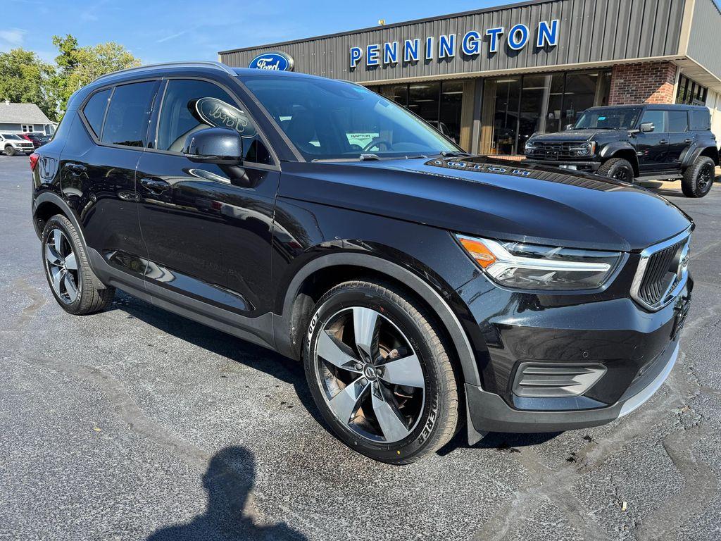 used 2020 Volvo XC40 car, priced at $22,900
