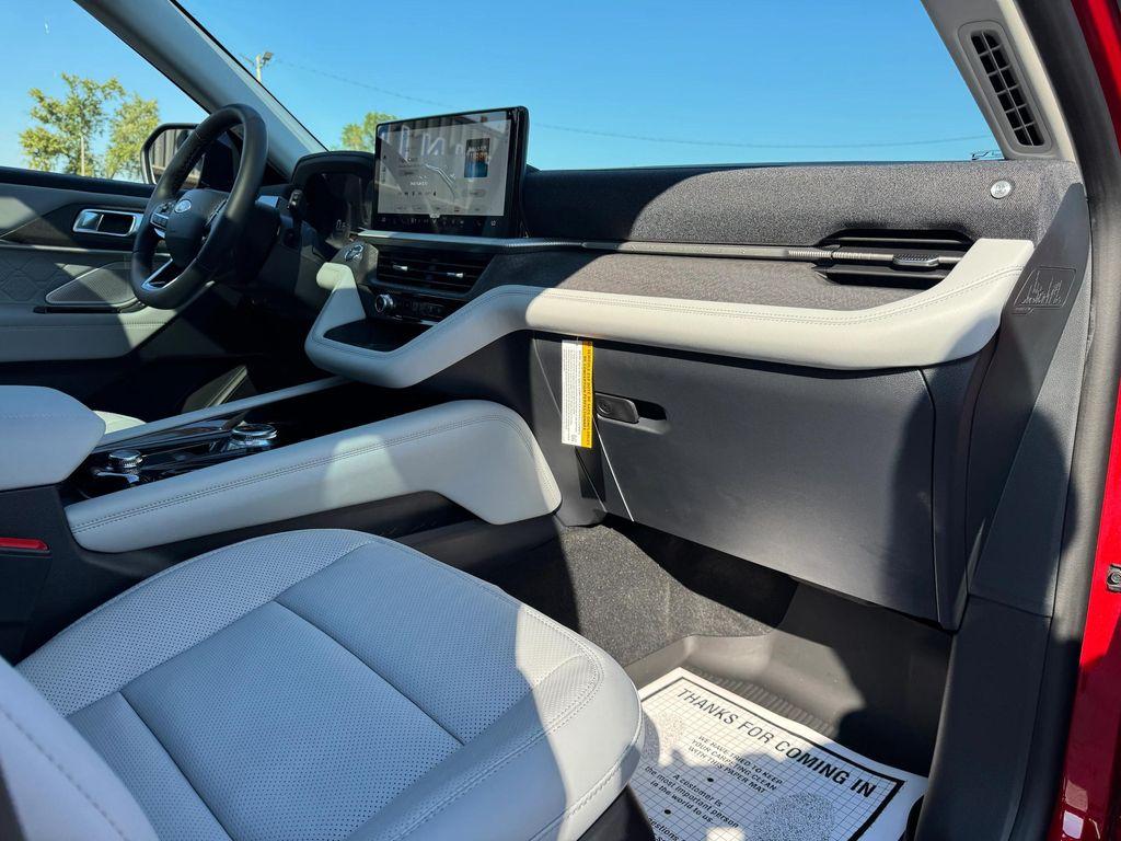new 2025 Ford Explorer car, priced at $62,040