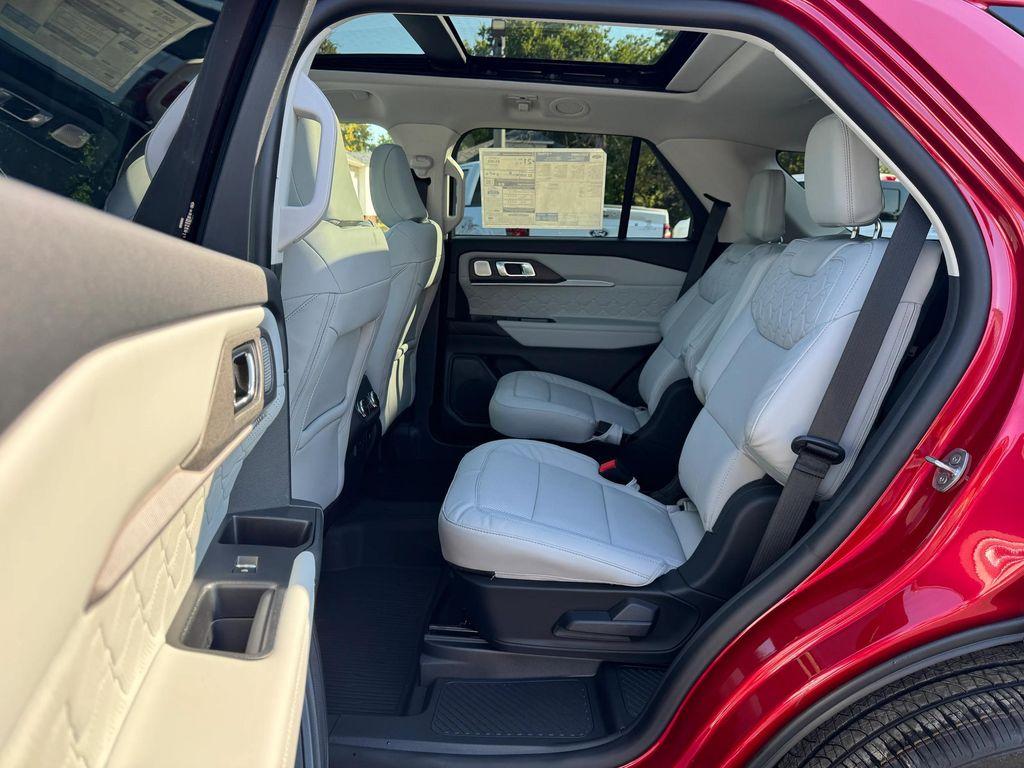 new 2025 Ford Explorer car, priced at $62,040