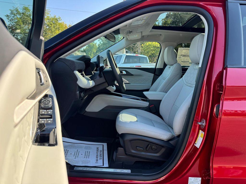 new 2025 Ford Explorer car, priced at $62,040