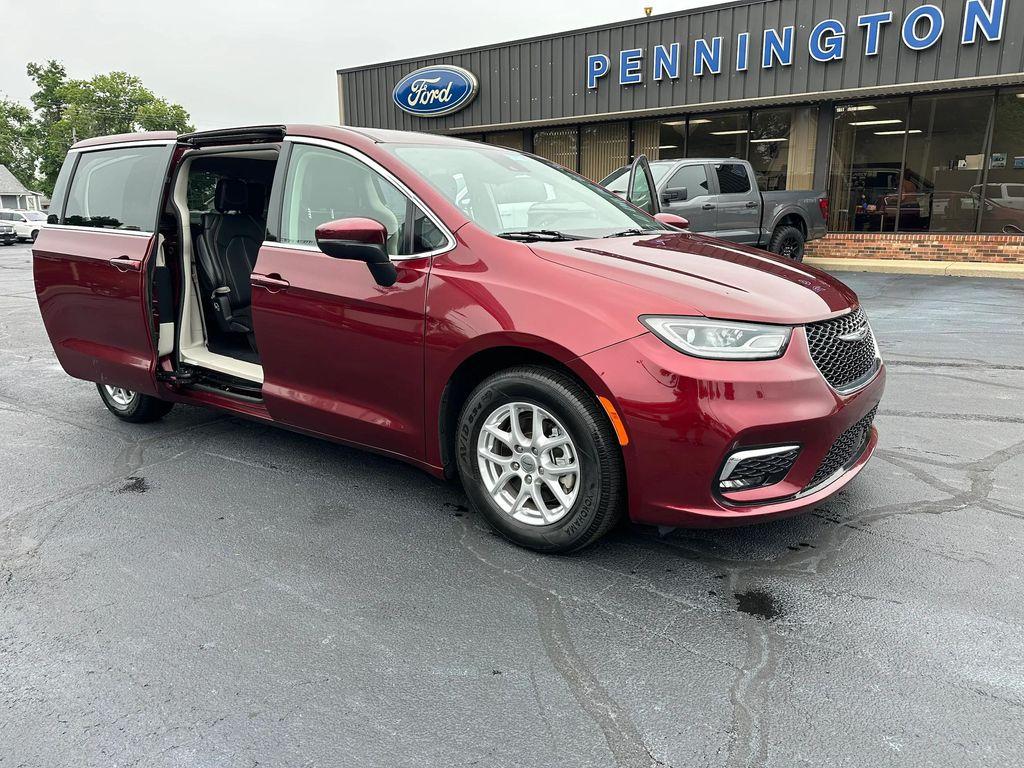 used 2023 Chrysler Pacifica car, priced at $25,998