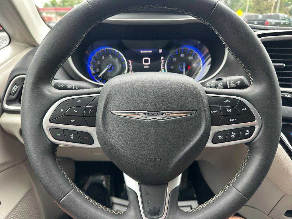 used 2023 Chrysler Pacifica car, priced at $25,998