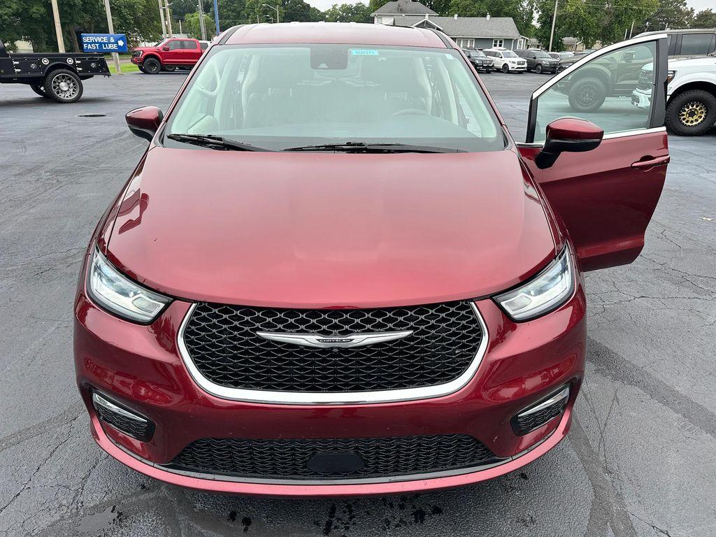 used 2023 Chrysler Pacifica car, priced at $25,998
