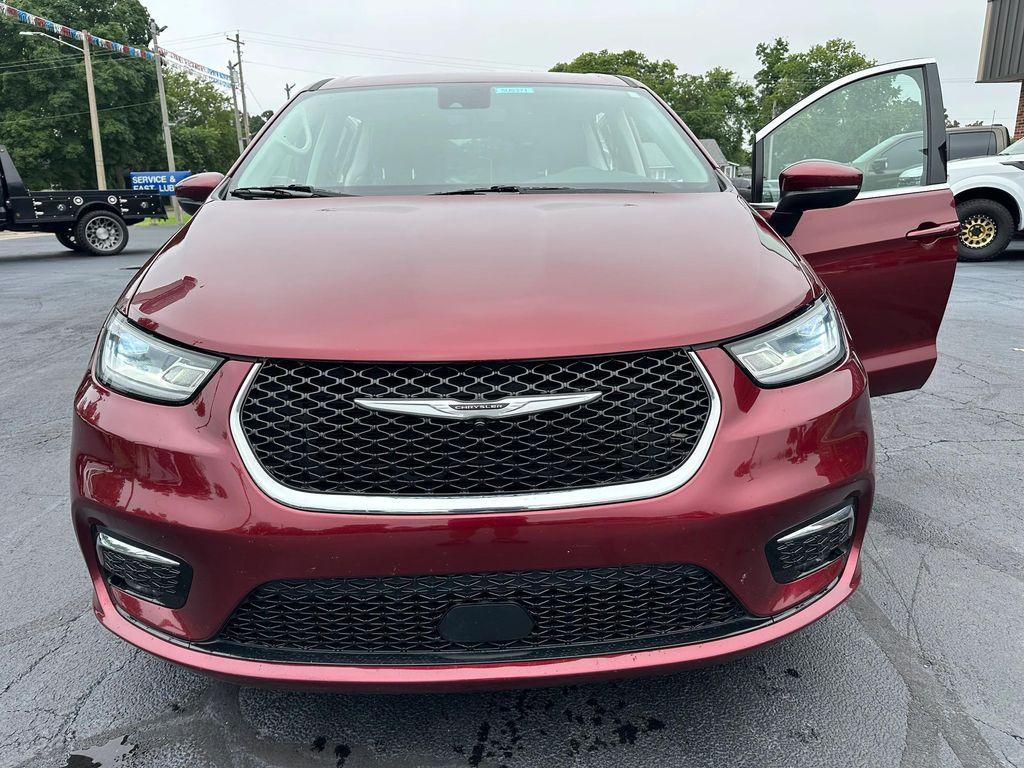 used 2023 Chrysler Pacifica car, priced at $25,998
