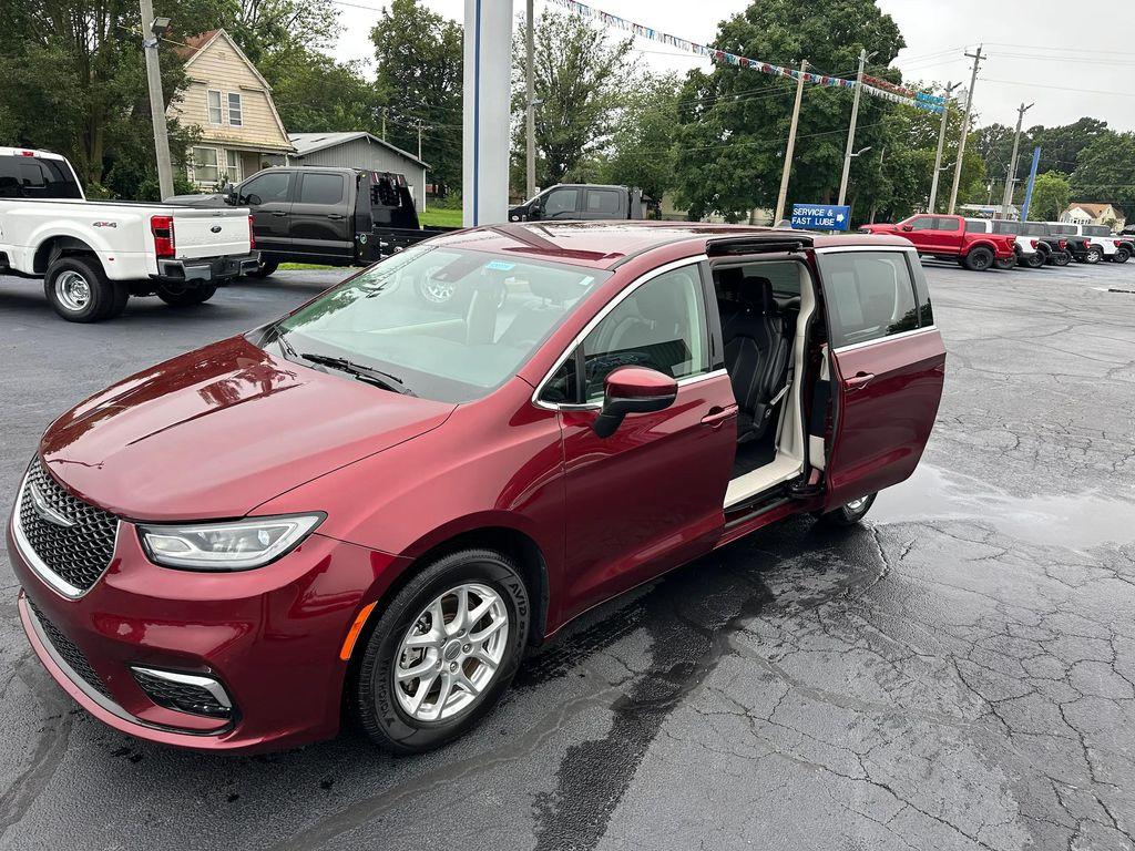 used 2023 Chrysler Pacifica car, priced at $25,998