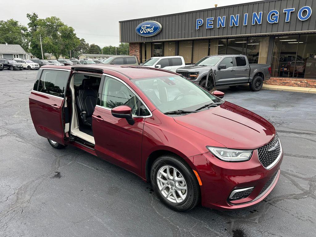 used 2023 Chrysler Pacifica car, priced at $25,998