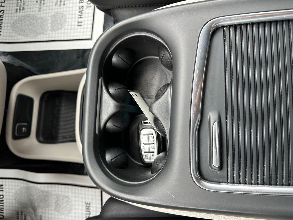 used 2023 Chrysler Pacifica car, priced at $25,998