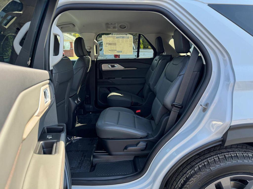 new 2025 Ford Explorer car, priced at $49,060