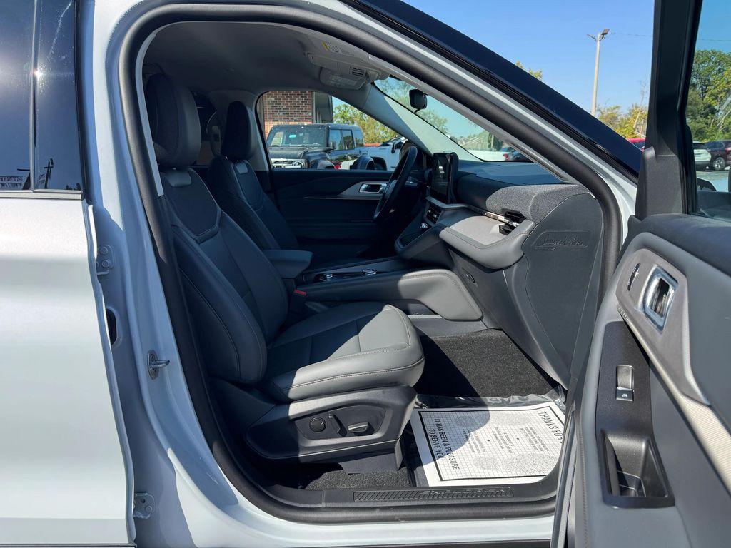 new 2025 Ford Explorer car, priced at $49,060
