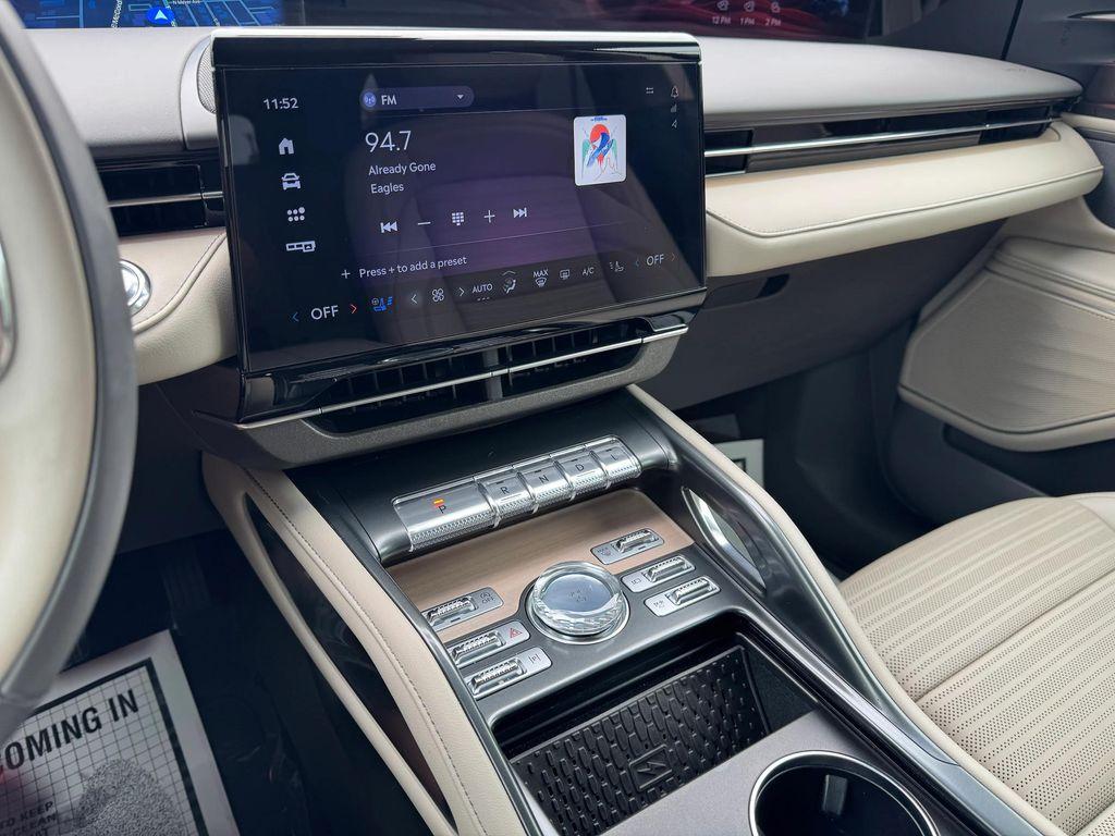 used 2024 Lincoln Nautilus car, priced at $50,704