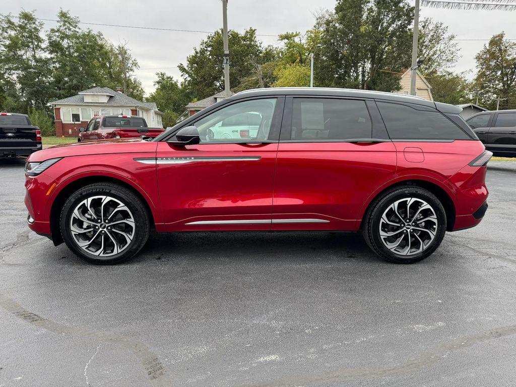 used 2024 Lincoln Nautilus car, priced at $50,704