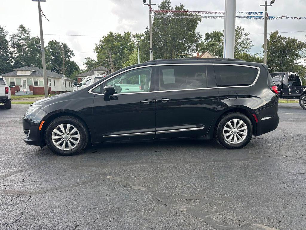 used 2017 Chrysler Pacifica car, priced at $12,889