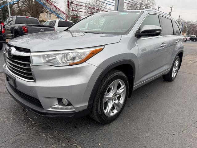 used 2015 Toyota Highlander car, priced at $18,998