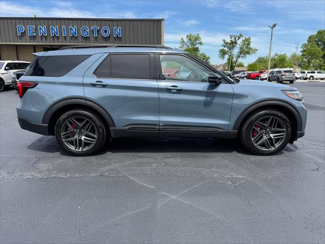 used 2025 Ford Explorer car