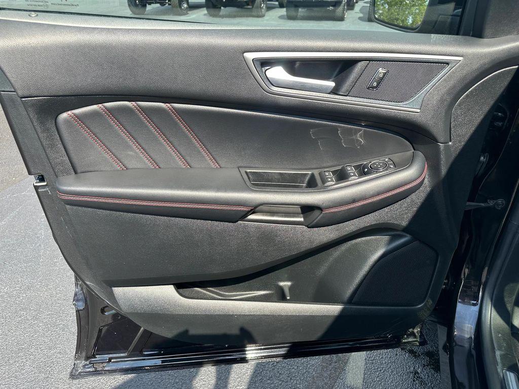 used 2024 Ford Edge car, priced at $35,295