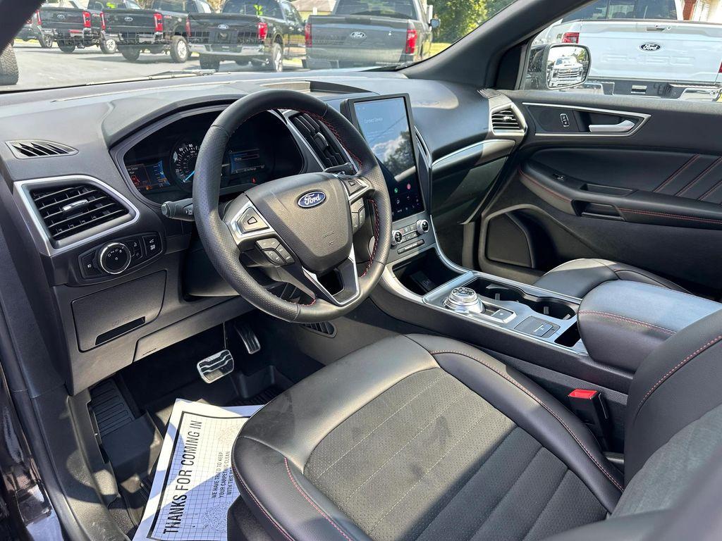 used 2024 Ford Edge car, priced at $35,295